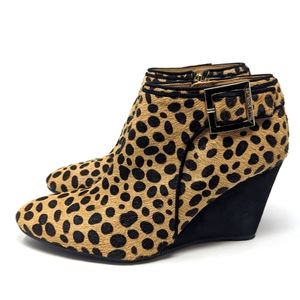 Isaac Mizrahi Winonalee Spotted Calf Hair Leather Wedge Bootie Size 8